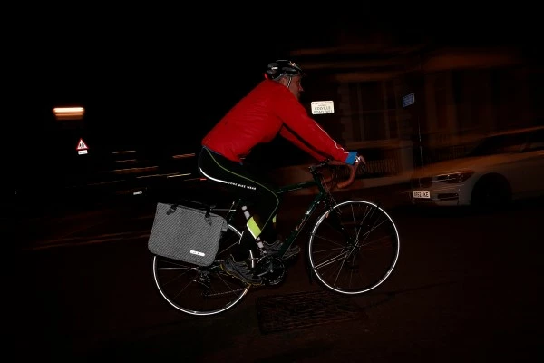 Ortlieb Office-Bag High Visibility QL3.1 Aktentasche 21 L Black Reflective 8 Ortlieb Office-Bag High Visibility QL3.1 Aktentasche 21 L Black Reflective – Bild 6