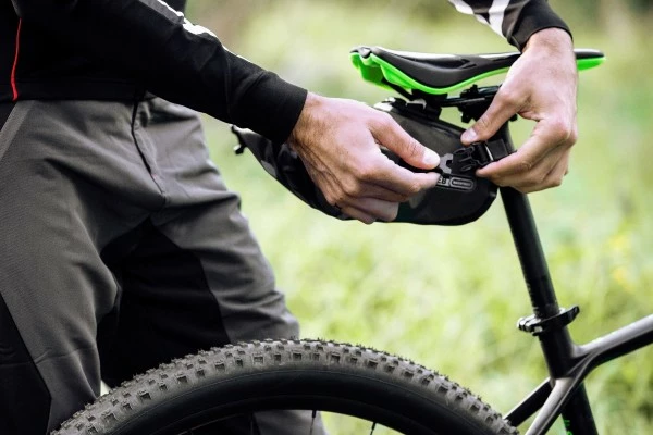 Ortlieb Saddle-Bag Two 1,6L Black Matt 5 Ortlieb Saddle-Bag Two 1,6L Black Matt – Bild 3